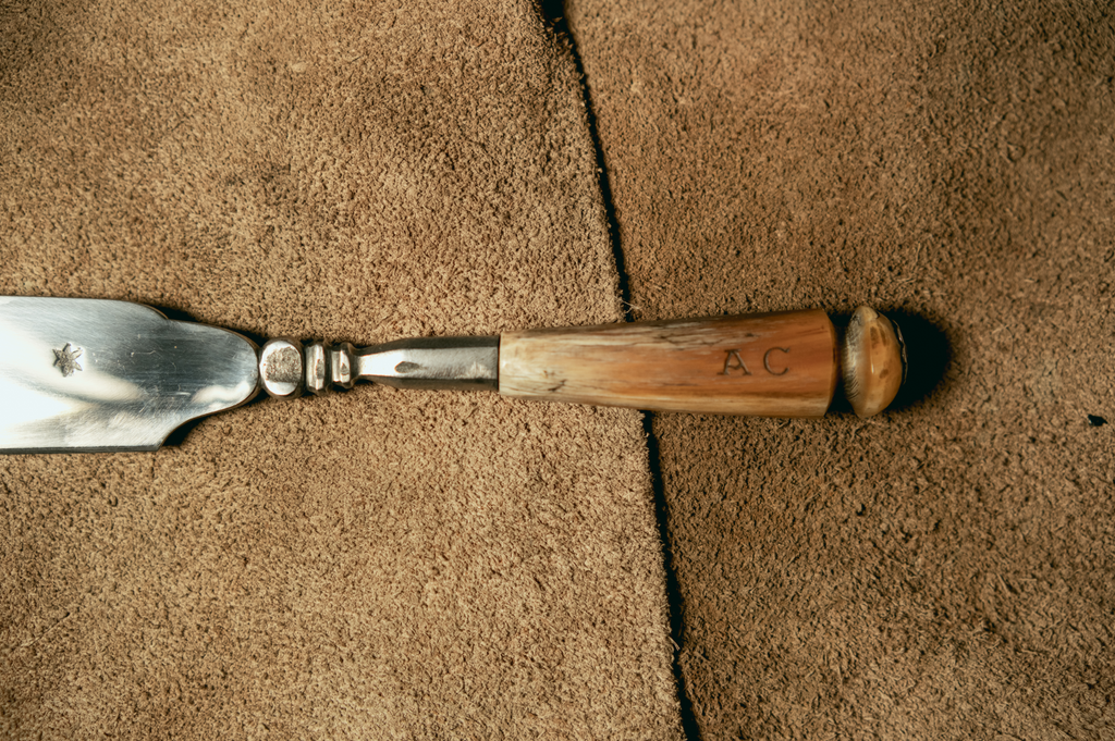 COW HORN HANDLE CHEESE KNIFE