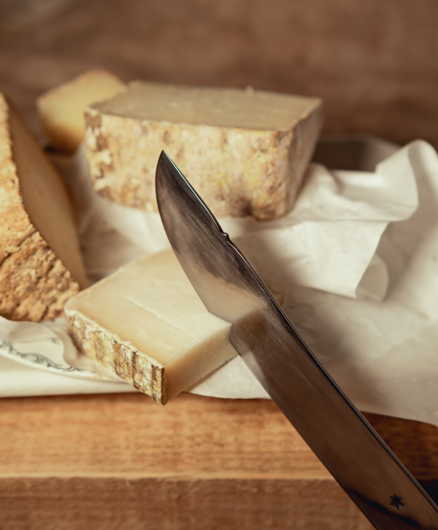 COW HORN HANDLE CHEESE KNIFE