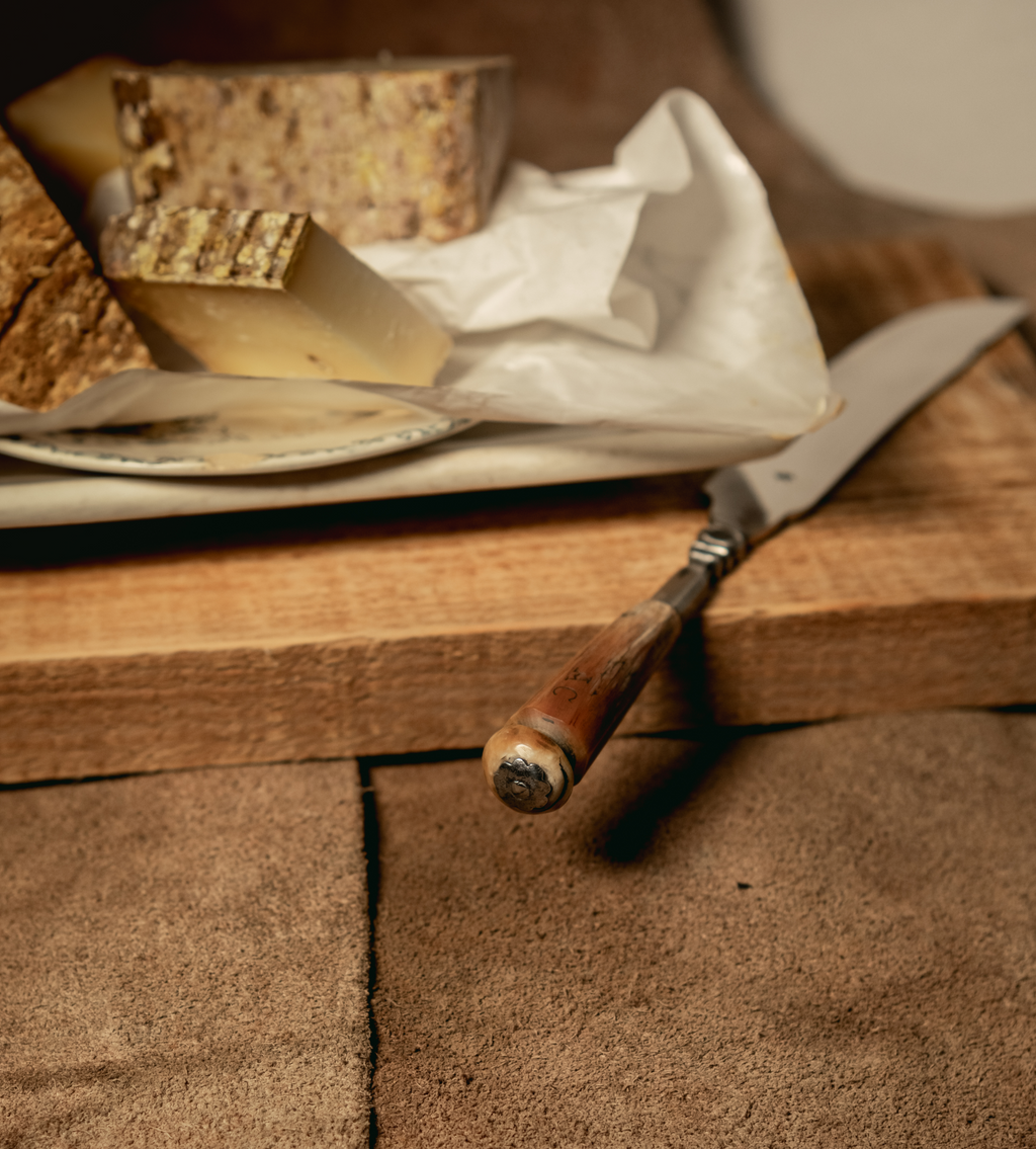 COW HORN HANDLE CHEESE KNIFE