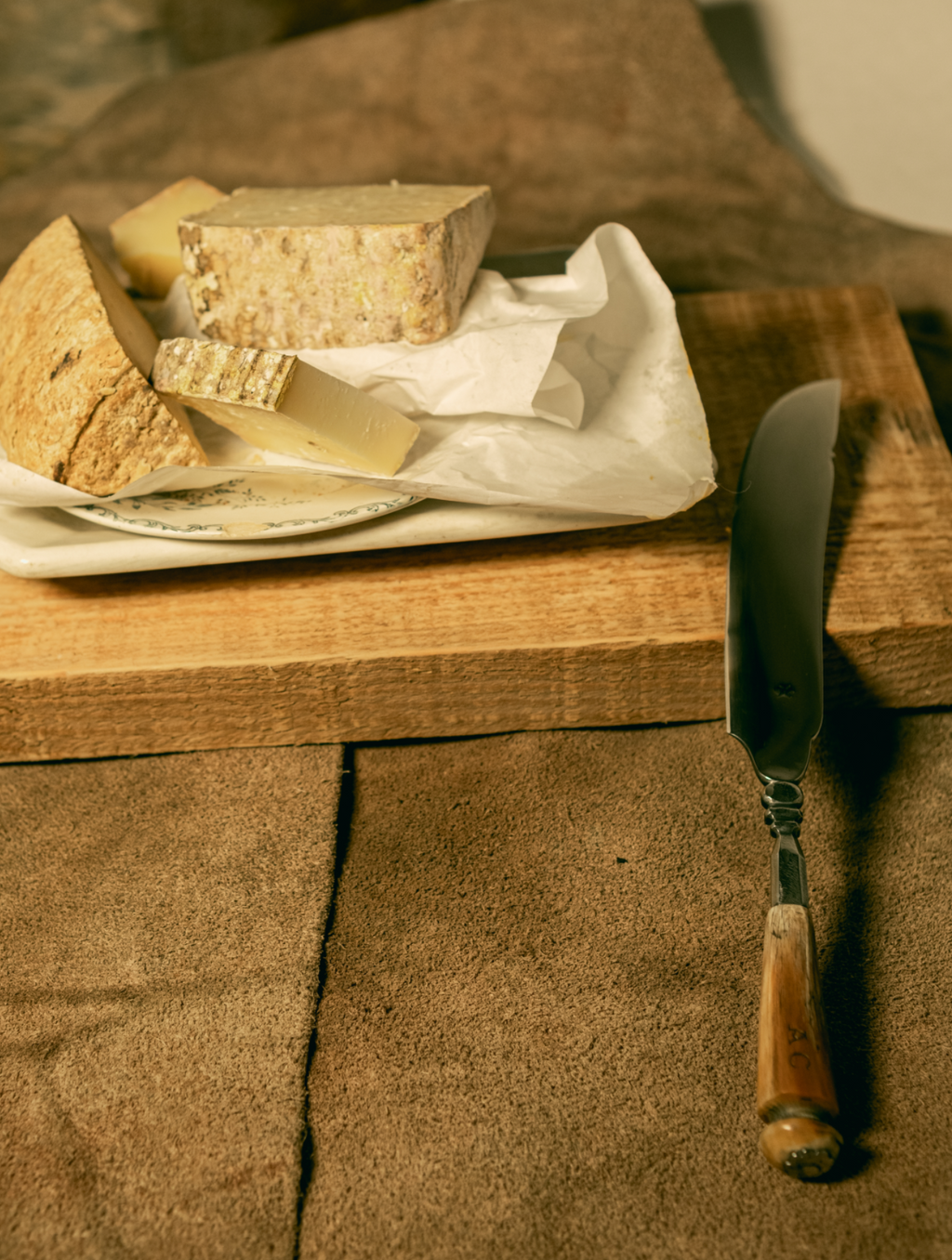 COW HORN HANDLE CHEESE KNIFE