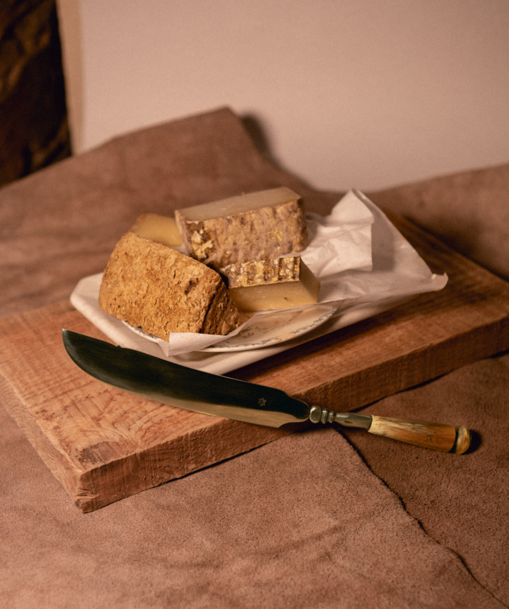 COW HORN HANDLE CHEESE KNIFE